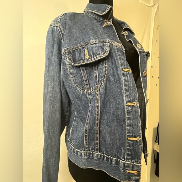*****SOLD*******Guess blue Jean jacket - Picture 2 of 8